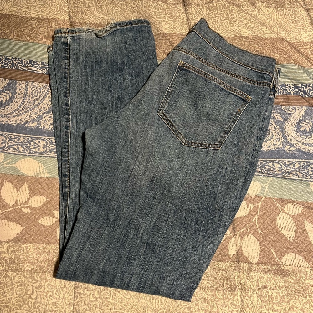 Old Navy Women’s The Flirt Jeans Size 12 Long Frayed Hemline